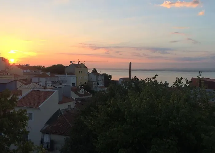 Alfama Chateau - Vue Exceptionelle - Charme - Calme Apartment Lisbon