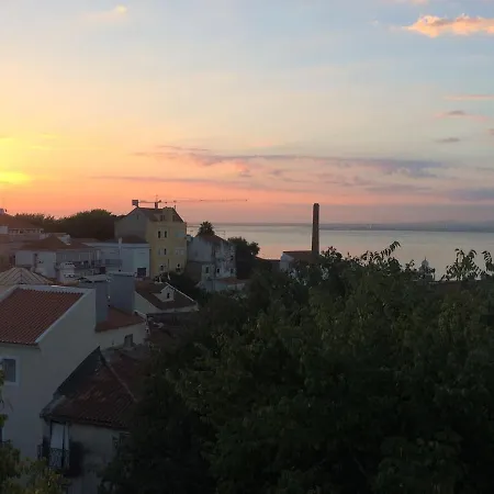 Alfama Chateau - Vue Exceptionelle - Charme - Calme Apartment Lisbon